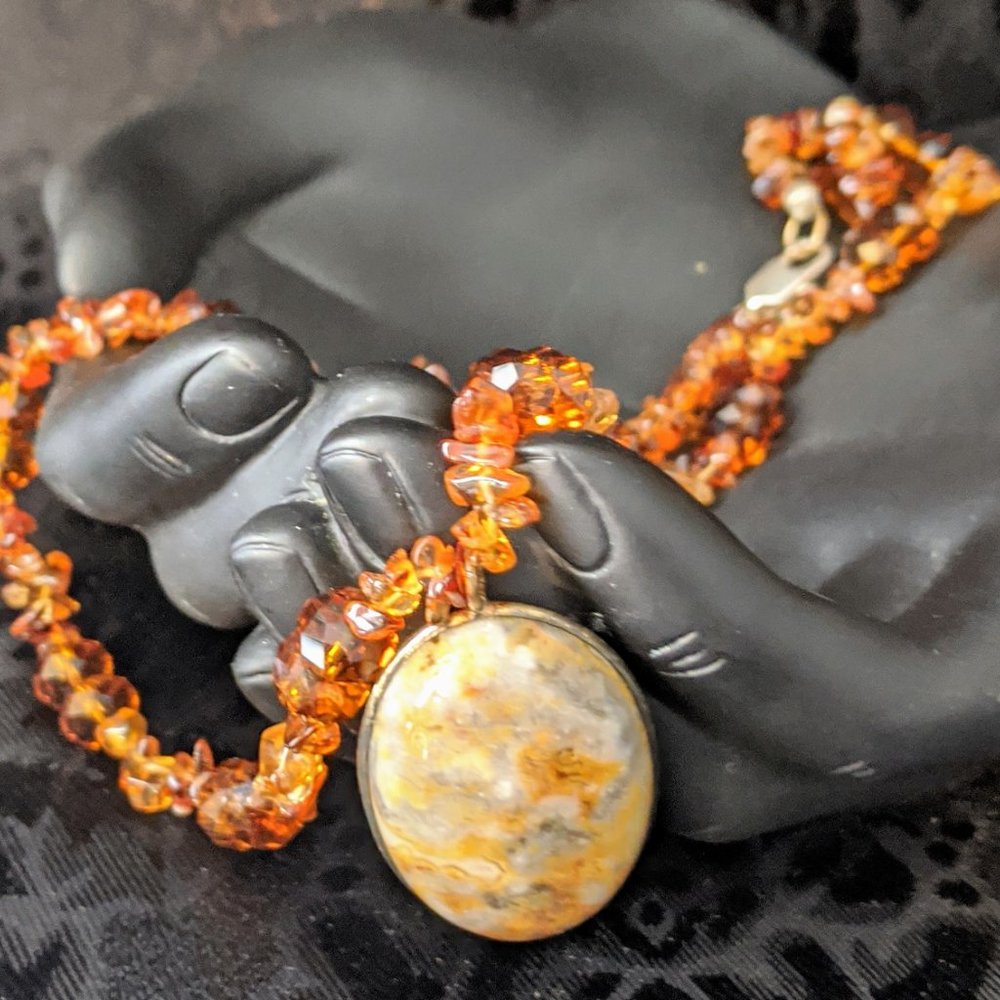 Vintage Amber Stone Pendant Necklace Hippie Spiritual Boho Chic Fashion Jewelry